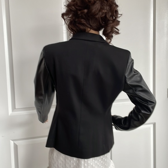 Jones Studio black blazer. Size 8. - Picture 8 of 10